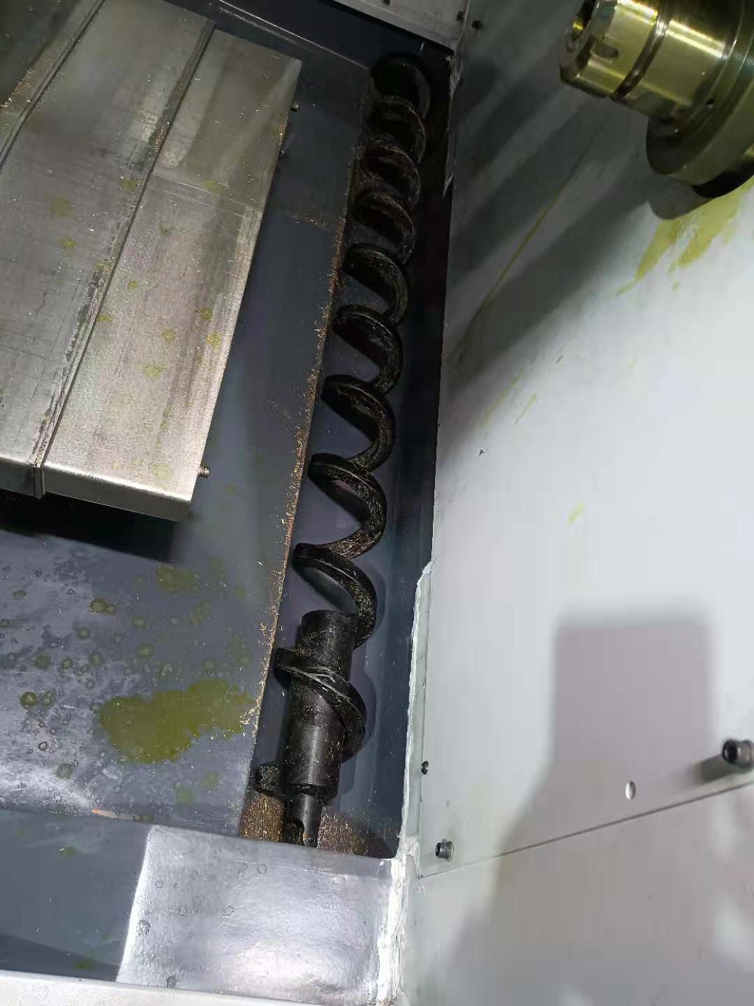 Máquina perforadora y roscadora CNC horizontal para mecanizado de cartuchos
